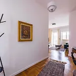 Capodimonte Woods Retreat - Private Parking Apartment