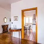 Capodimonte Woods Retreat - Private Parking