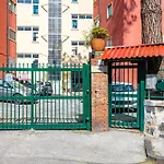 Capodimonte Woods Retreat - Private Parking Apartment Naples