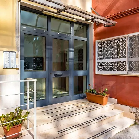 Capodimonte Woods Retreat - Private Parking דירה נאפולי